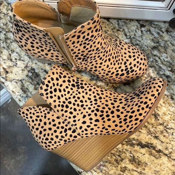 Soda Leopard Print Ankle Boots - Picture 11 of 14